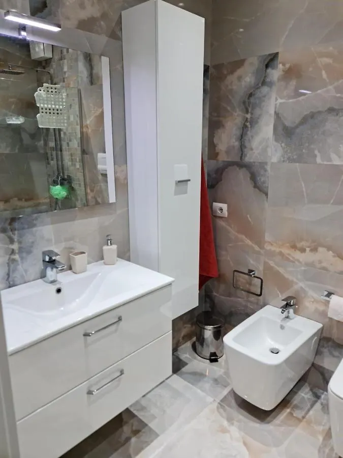 Limoni Luxury Residence Apartment Tiran